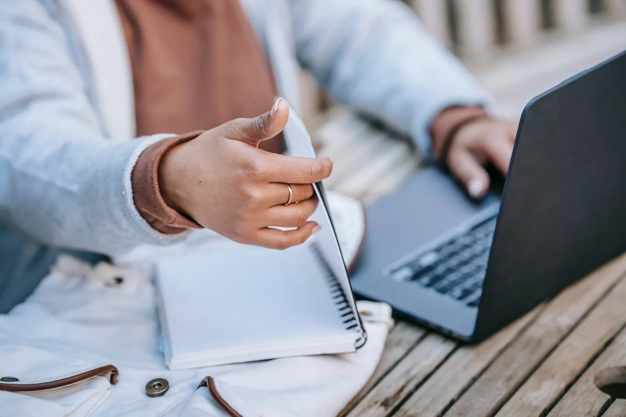 How to write a discussion essay